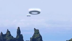 Два круглых НЛО сняли очевидцы из Исландии